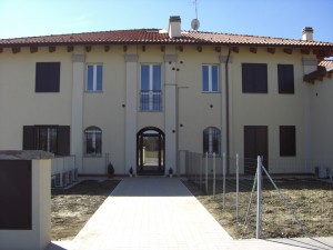 Ingresso appartamenti casa colonica